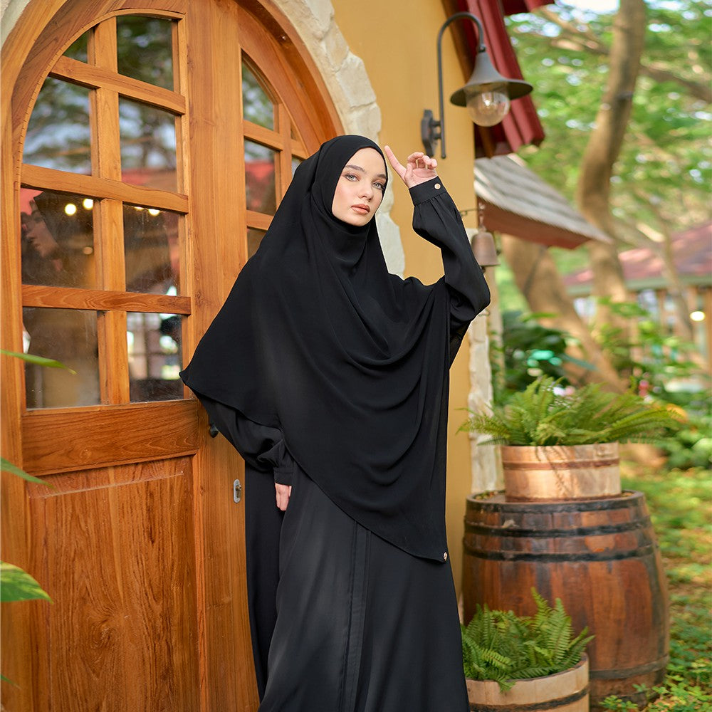 Omaira Khimar