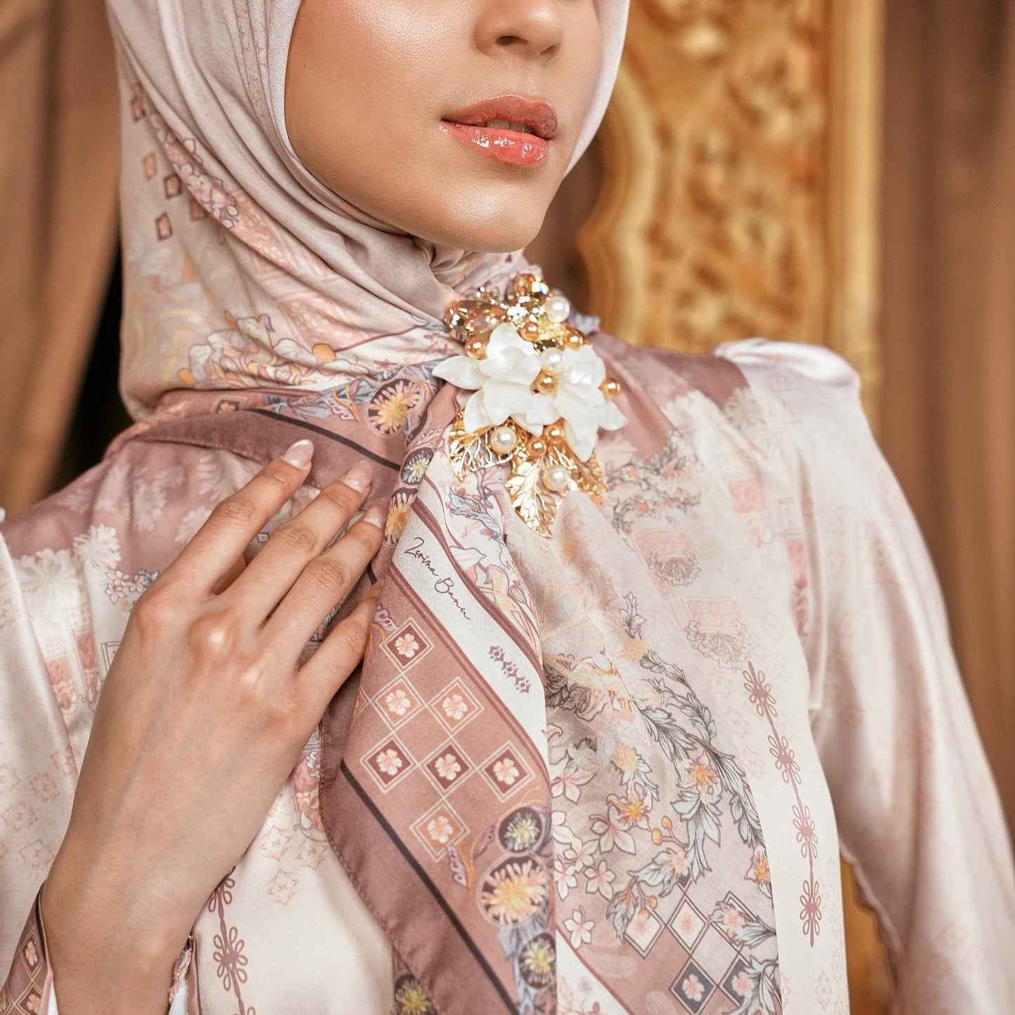 Liris Scarf
