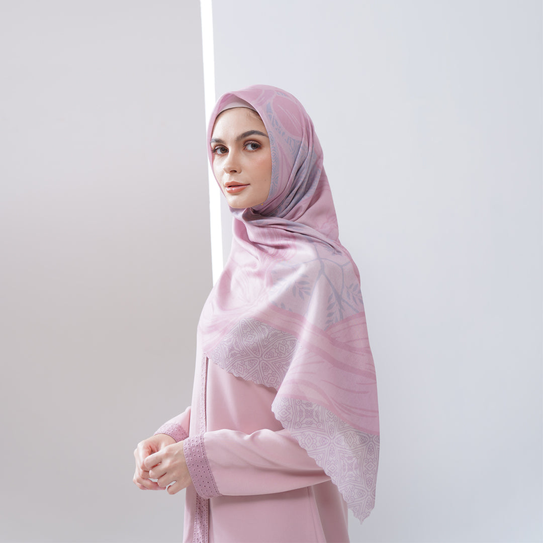 Iris Scarf