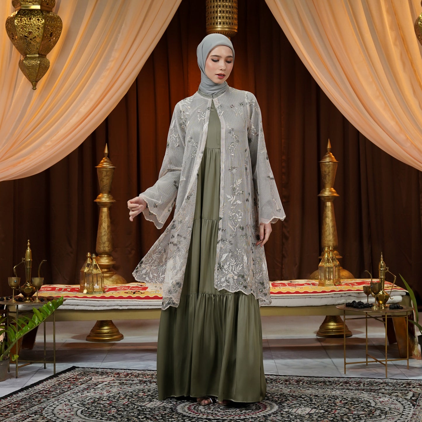 Hanari Long Outer