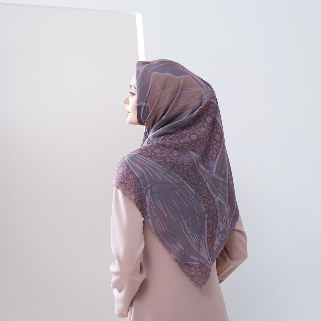 Iris Scarf