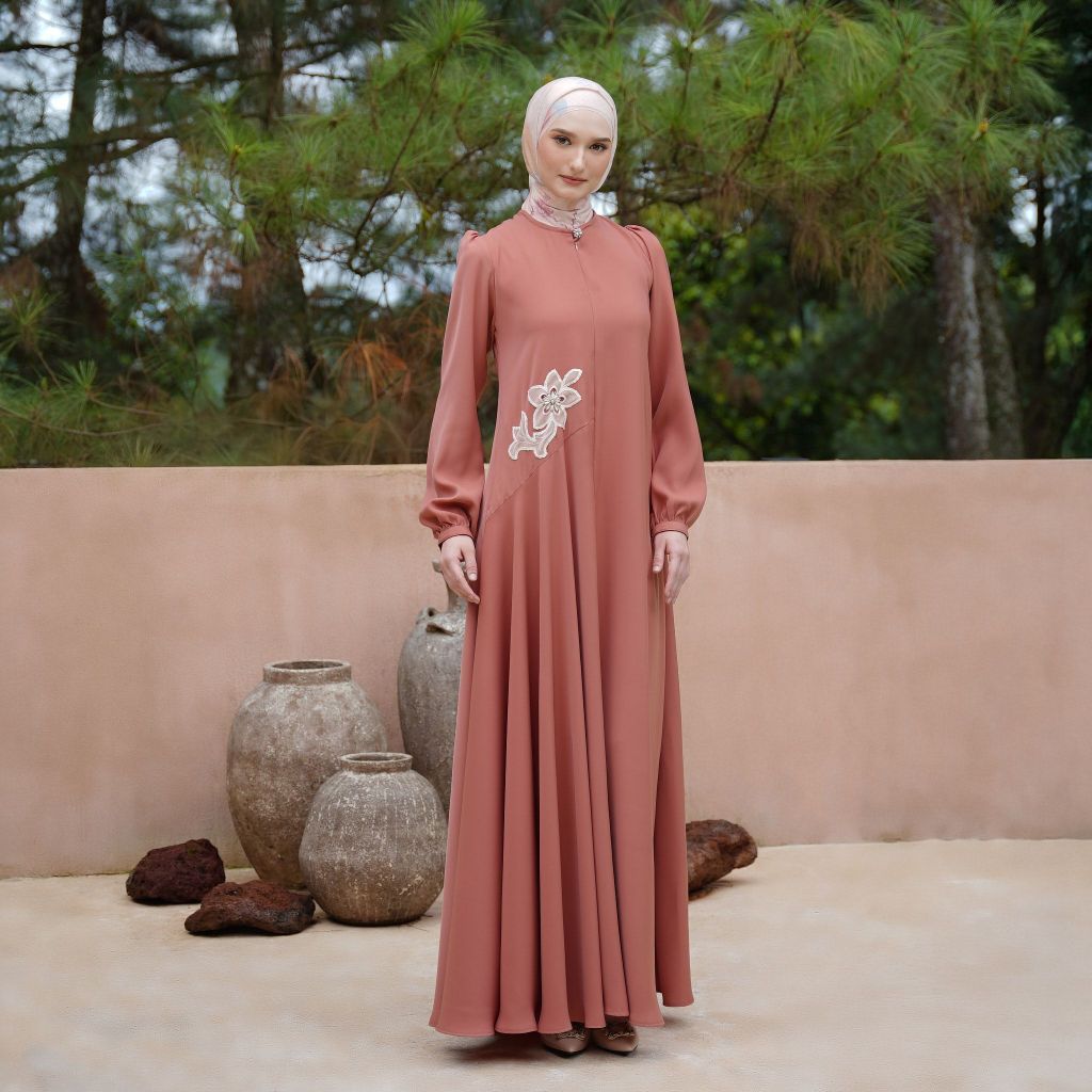 Faye Abaya