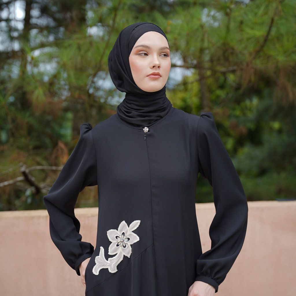 Faye Abaya